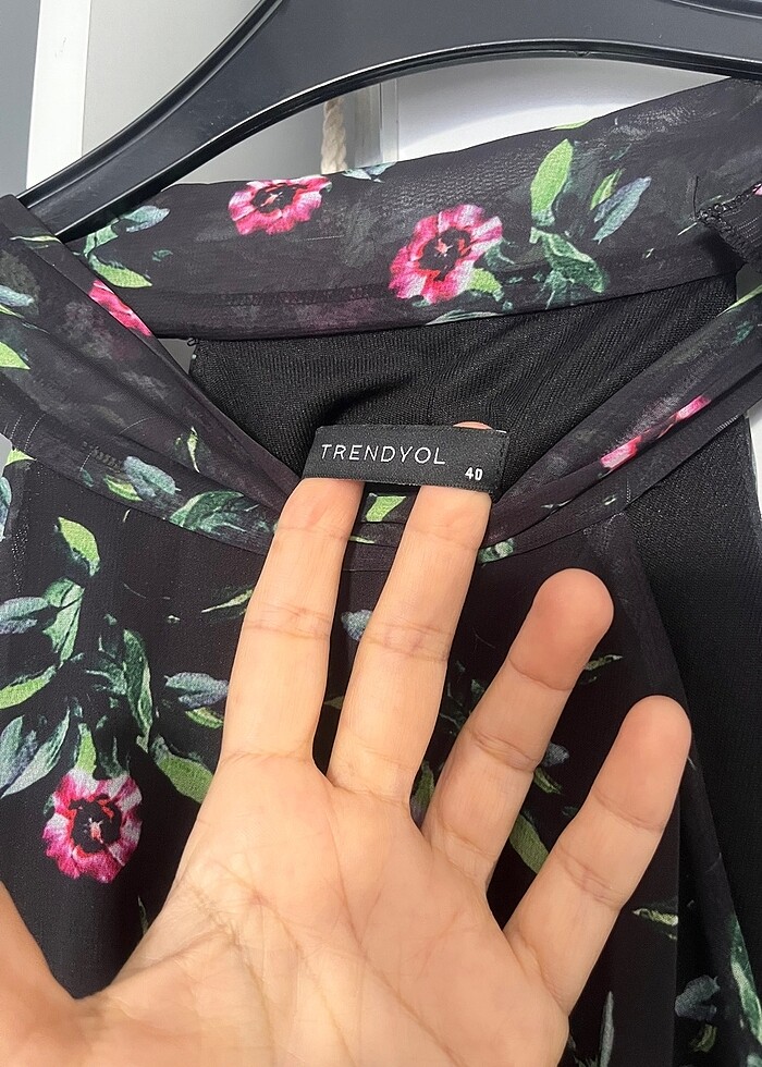 Çiçekli siyah elbise - Görsel 5