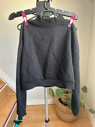 Crop Siyah Sweat