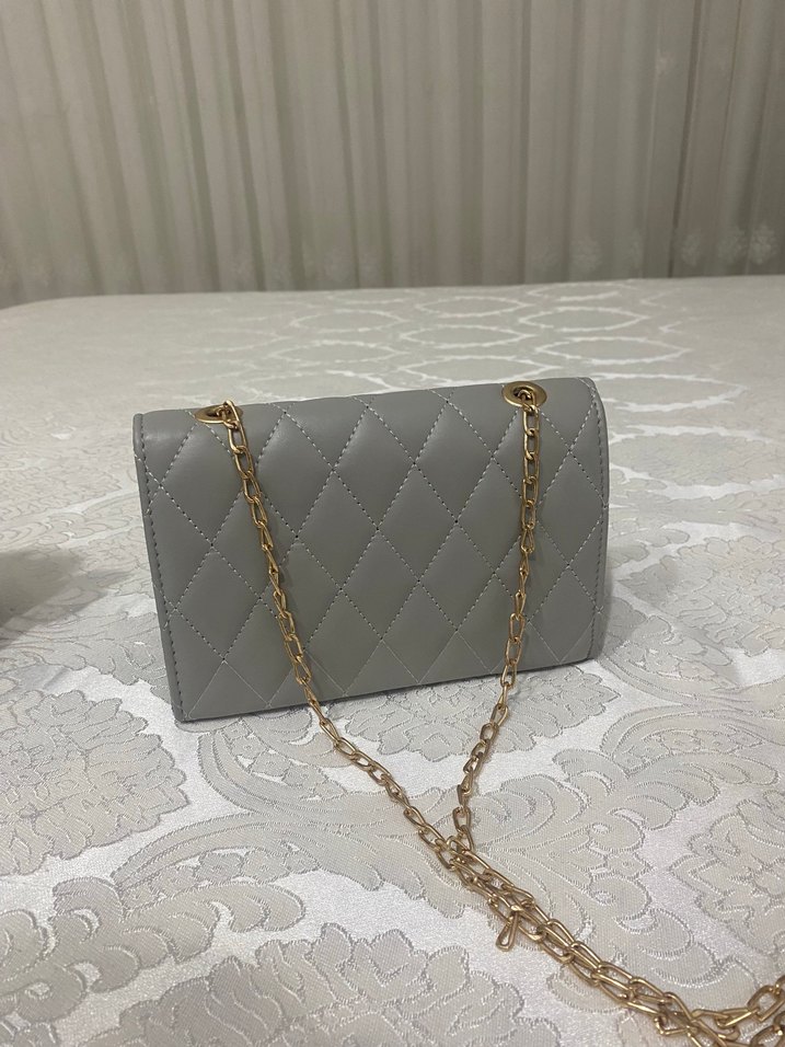 Gri Zincirli Kadın Deri Çanta - Görsel 3