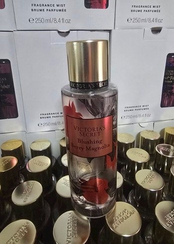 Victoria's Secret Blushing Berry Magnolia Kadın Parfümü