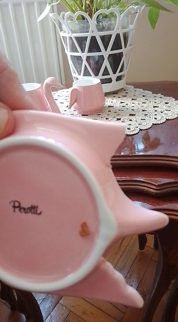 Pembe Kuğu Tasarımlı Fincan ve Tabak Seti - Görsel 5