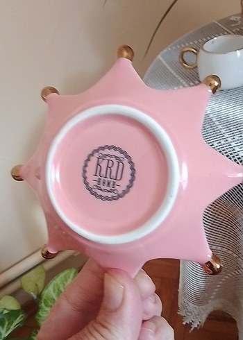 Altın Kulplu Beyaz Porselen Fincanlar - Görsel 3