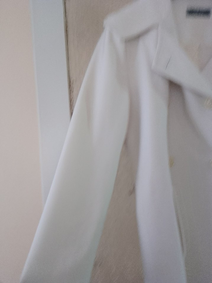 Beyaz Midi Düğmeli Kadın Kaban - Görsel 3