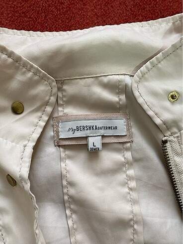 l Beden BERSHKA