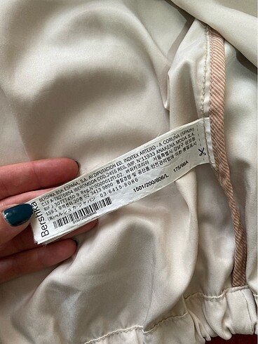l Beden ten rengi Renk BERSHKA