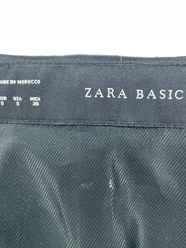 s Beden siyah Renk Zara Yelek %70 İndirimli.