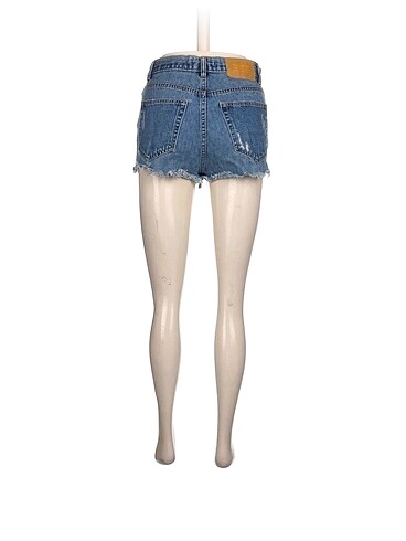 36 Beden Pull and Bear Mini Şort %70 İndirimli.