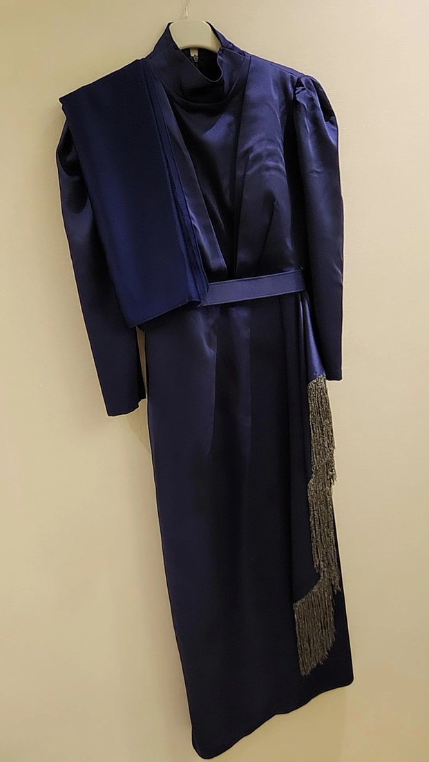 Lacivert Parlak Uzun Drapeli Kadın Abiye elbise şal dahil - Görsel 3