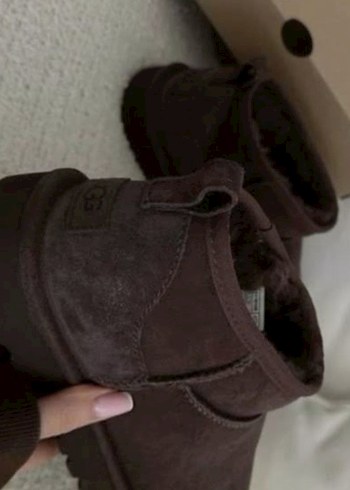 UGG Kahverengi Süet Tüylü  Bot - Görsel 3