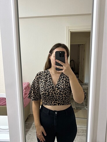 m Beden Leopar crop bluz