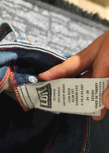 Diğer 6 adet markalı pantolon