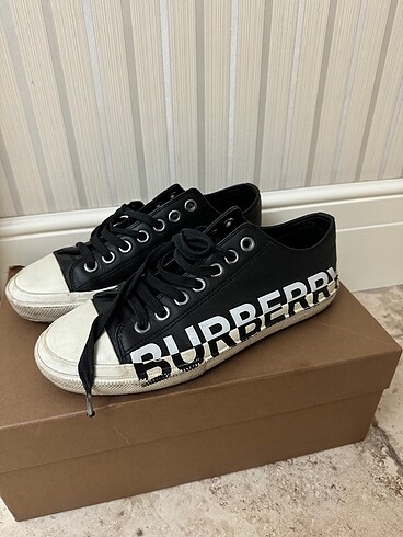40 Beden Burberry siyah ayakkabı