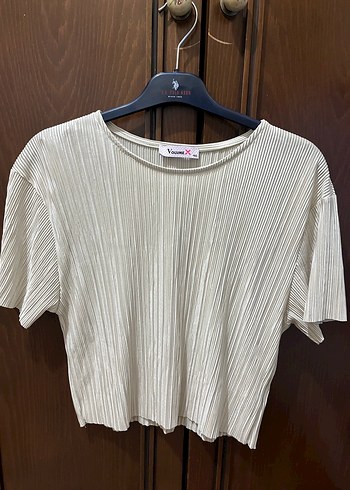 Kadın Beyaz Piliseli Kısa Crop Top - Görsel 3