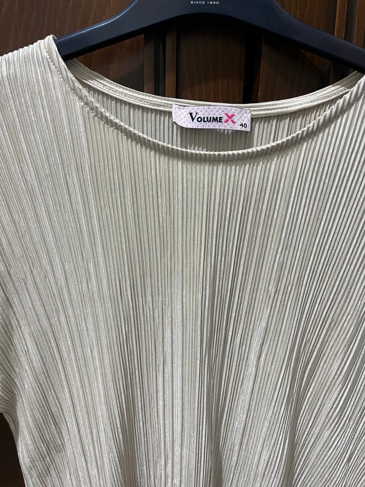 Kadın Beyaz Piliseli Kısa Crop Top - Görsel 2