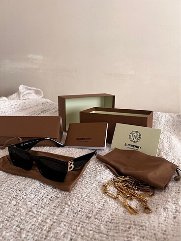 Burberry Zincirli Gold Güneş Gözlüğü - Görsel 2