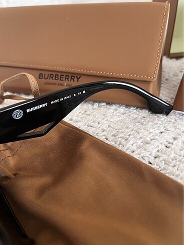 Burberry Zincirli Gold Güneş Gözlüğü - Görsel 5