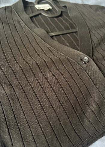 Siyah Düğmeli Kadın Hırka - Görsel 2