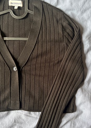 Siyah Düğmeli Kadın Hırka - Görsel 3