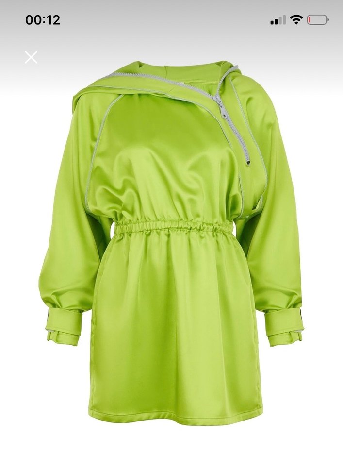 Drapeli Yüksek Yakalı Parlak Yeşil Mini Yağmurluk - Görsel 4