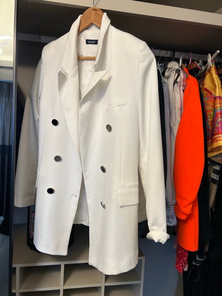 Düğmeli Beyaz Midi Kadın Blazer Ceket - Görsel 2