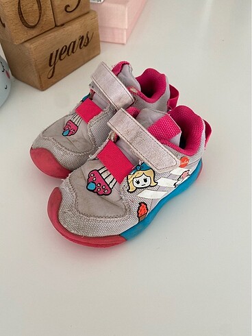 Adidas spor ayakkabı