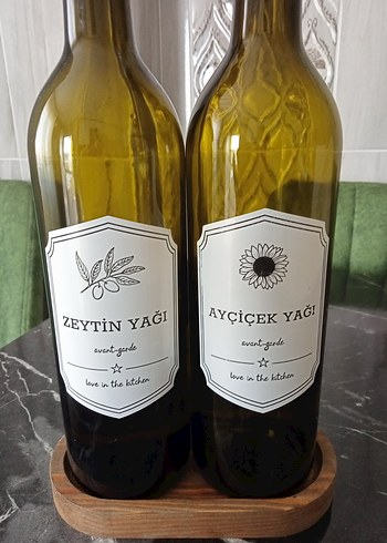 ikili Zeytinyağı ve Ayçiçek Yağı Şişeleri