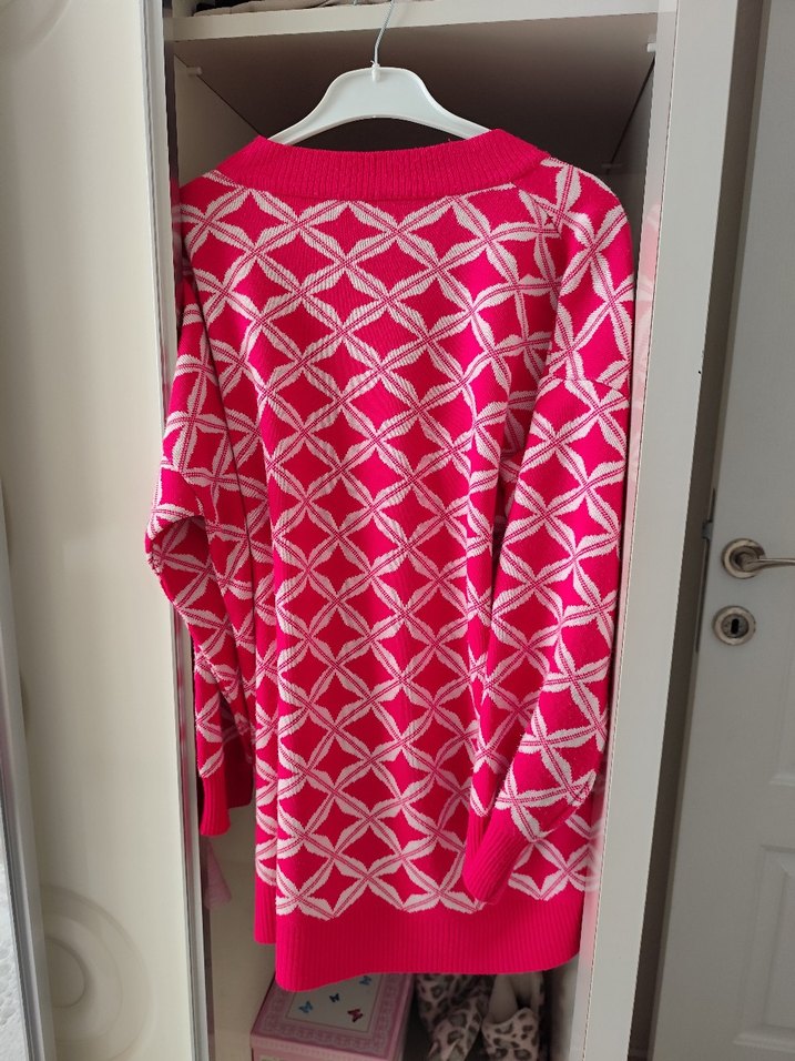 Pembe Desenli Örgü Kadın Hırka - Görsel 4