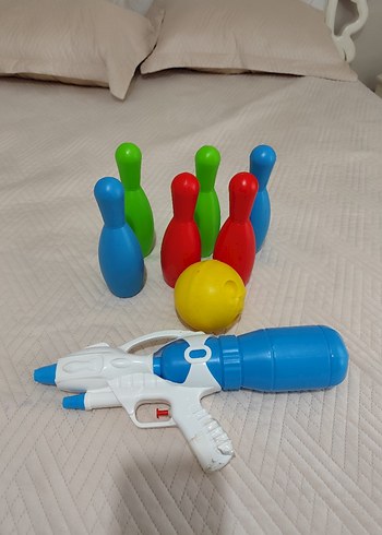 Renkli Bowling Seti ve Su Tabancası Oyuncak - Görsel 2