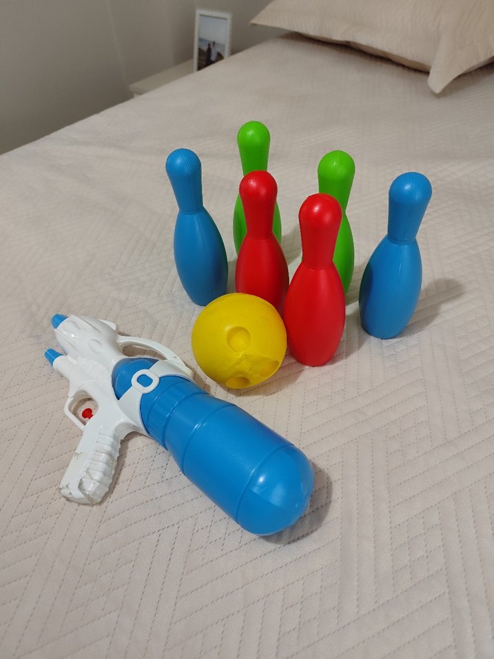 Renkli Bowling Seti ve Su Tabancası Oyuncak - Görsel 4