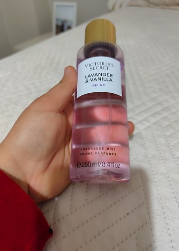 Victoria's Secret Lavanta & Vanilya Kadın Parfümü - Görsel 3
