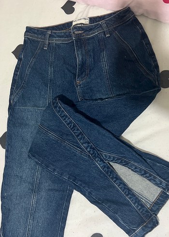 Kadın Lacivert Rahat Kesim Kemerli Jean