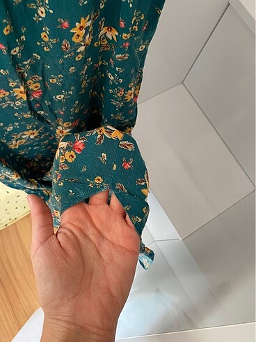 s Beden Sırt küçük dekolte detaylı Yırtmaçlı elbise