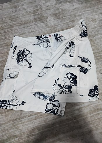 Düğmeli Baskılı Beyaz Mini Erkek Mayo - Görsel 5