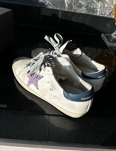 Golden Goose Deluxe Golden goose