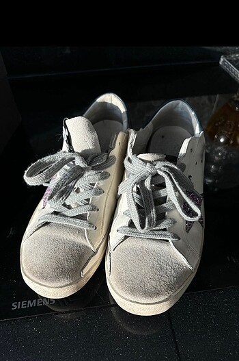 Golden goose