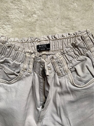 Bershka Berskha bej jean