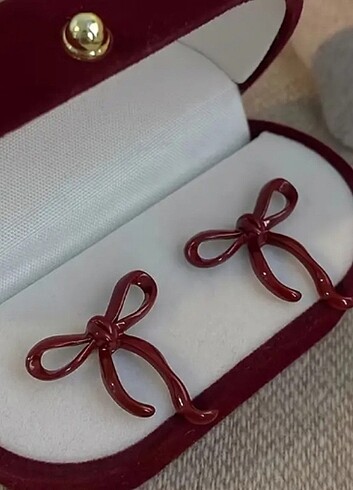 Bordo Kurdele Küpe