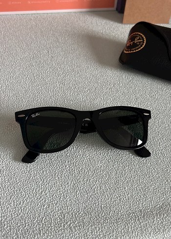 Siyah Transparan Camlı Ray-Ban Güneş Gözlüğü