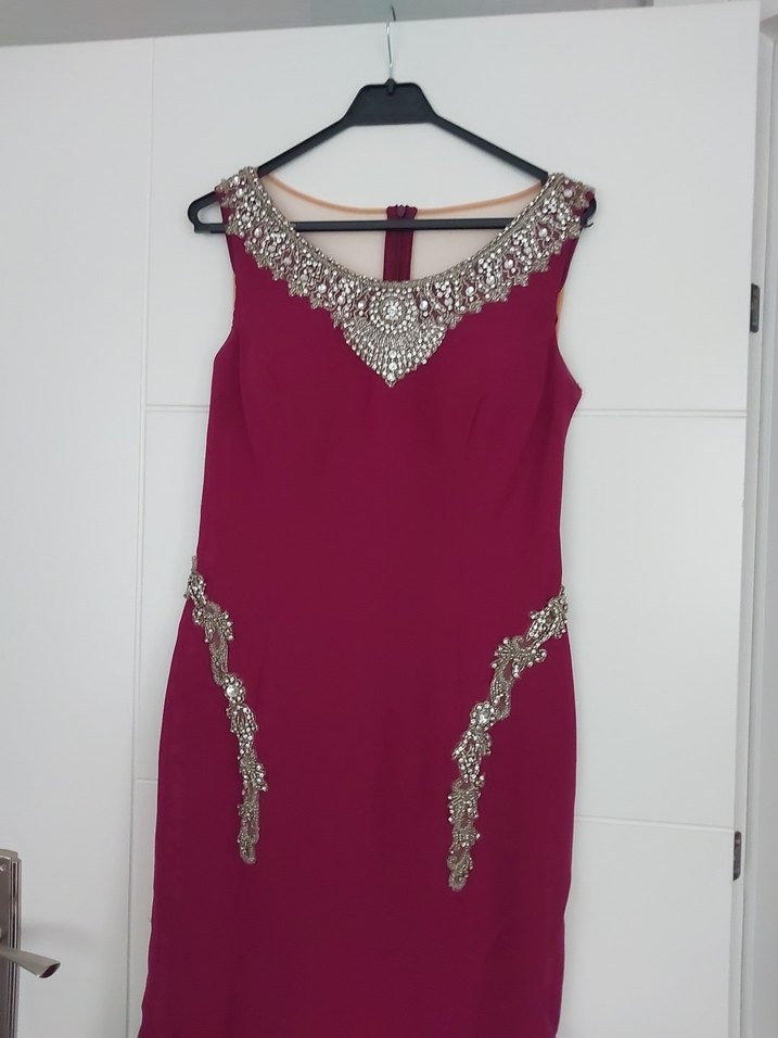 Bordo İşlemeli V Yaka Uzun Abiye Elbise - Görsel 3