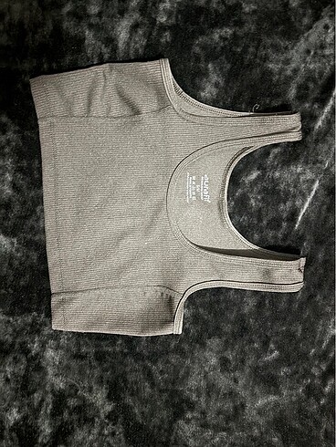 Siyah Crop