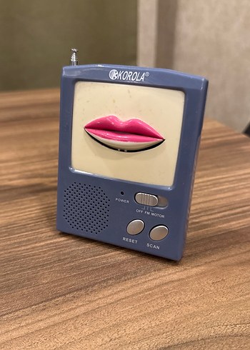 Konuşan radyo.