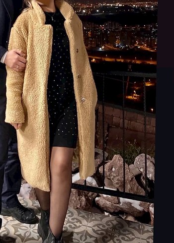 Bej Quzu Peluş Kadın Midi Kaban