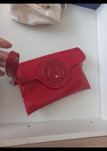 Armani Jeans Kırmızı Parlak Deri Kadın Çanta