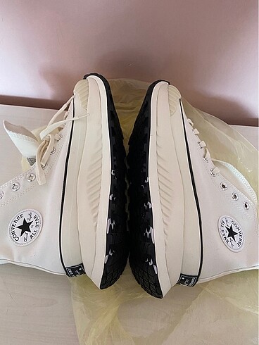 43 Beden beyaz Renk Converse ayakkabı