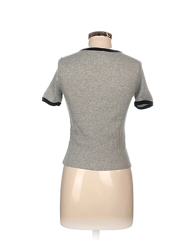 universal Beden H&M T-shirt %70 İndirimli.