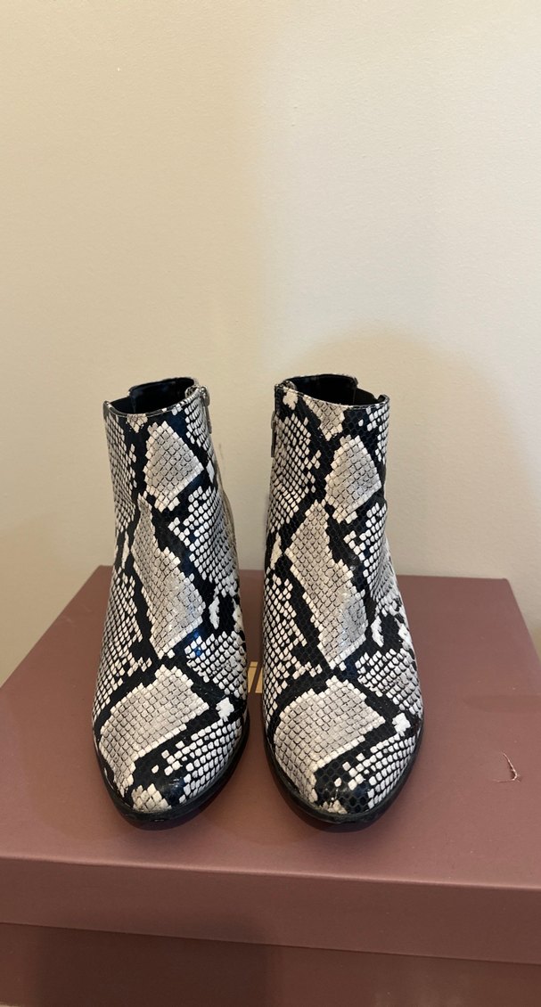 Gri Yılan Desenli Kadın Botu calvin klein - Görsel 5