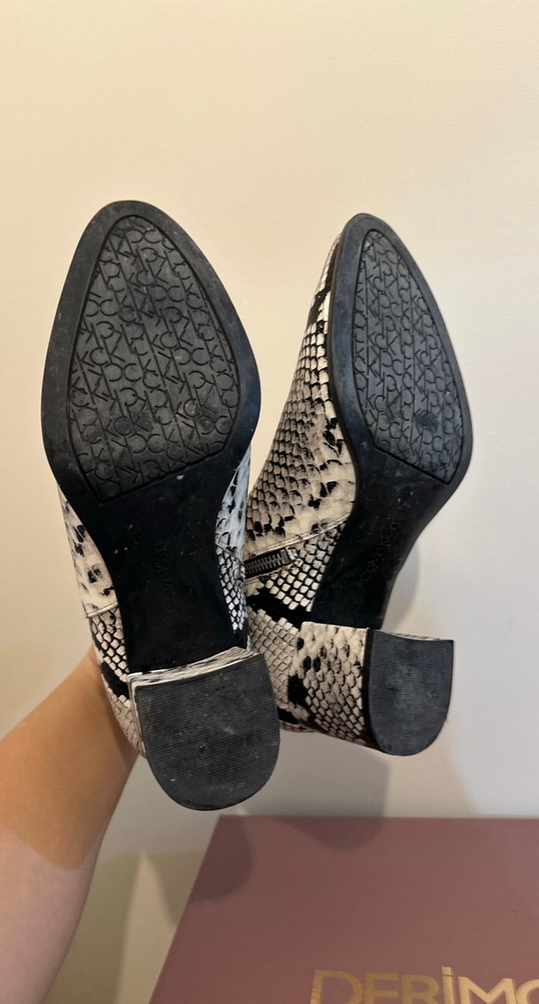 Gri Yılan Desenli Kadın Botu calvin klein - Görsel 4