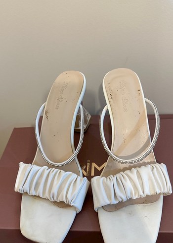 Beyaz Ruffle Detaylı Kadın Topuklu Terlik - Görsel 2