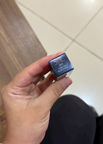 Beden Dior 300 nude style ruj