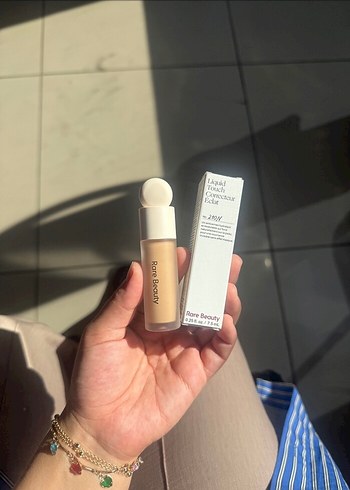 Rare Beauty 210N kapatıcı